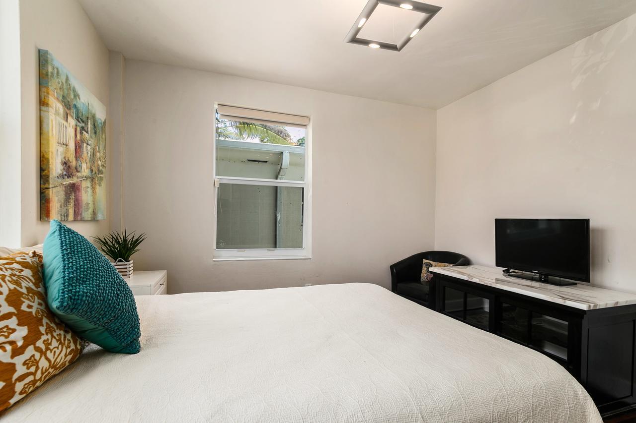 Two Bedroom Two Bath Apartment 2 Block To Beach Miami Beach Exterior foto